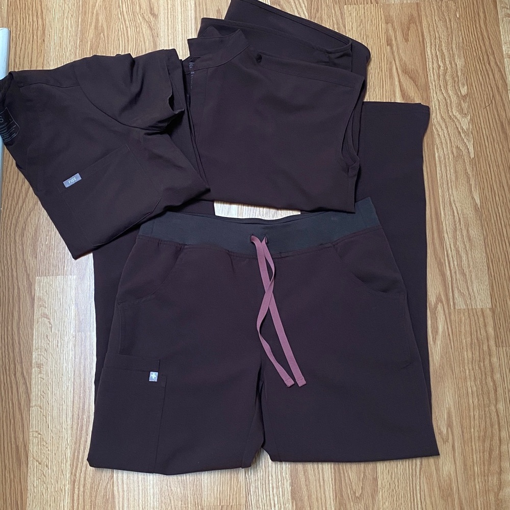 FIGS Espresso Rafaela XS and Catarina S Tops, Kade Pants Set, EUC